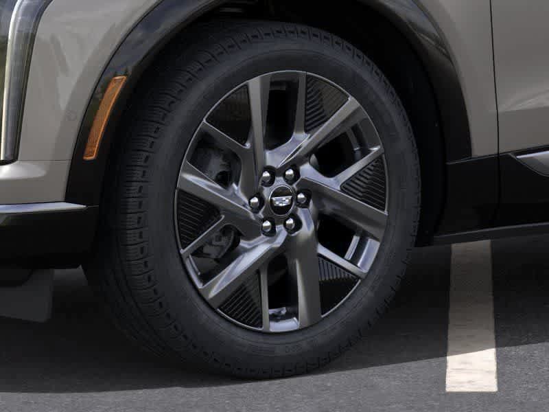 Used 2027 Cadillac Optiq Luxury w/ LPO, Floor Liner Package AWD/4WD image 9