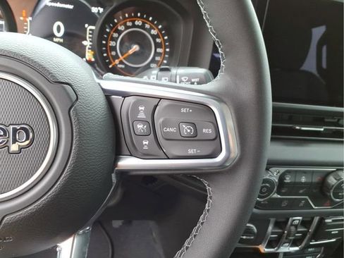 New 2026 Jeep Wrangler Unlimited Sahara AWD/4WD image 20