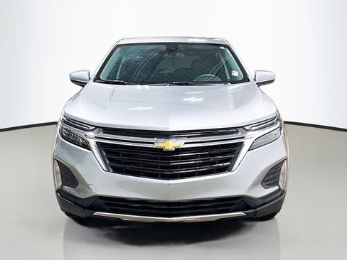 Used 2023 Chevrolet Equinox LT image 3