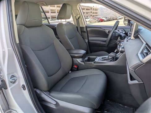 Used 2024 Toyota RAV4 LE image 28
