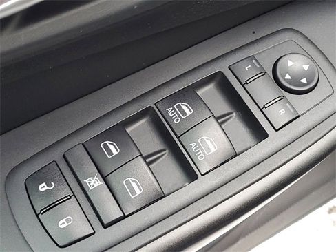 Used 2020 Jeep Cherokee Trailhawk w/ Cold Weather Group image 19