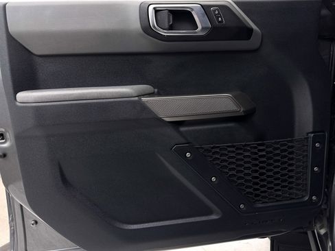 Used 2021 Ford Bronco Black Diamond w/ Sasquatch Package image 31