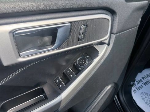 Certified 2021 Ford Explorer XLT RWD image 16