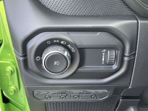 New 2025 Jeep Wrangler Unlimited Rubicon image 12