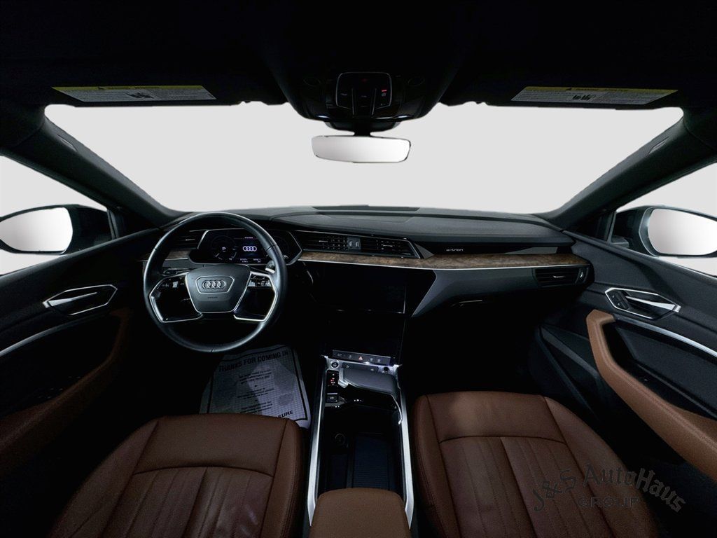 Used 2022 Audi e-tron Premium AWD/4WD image 29