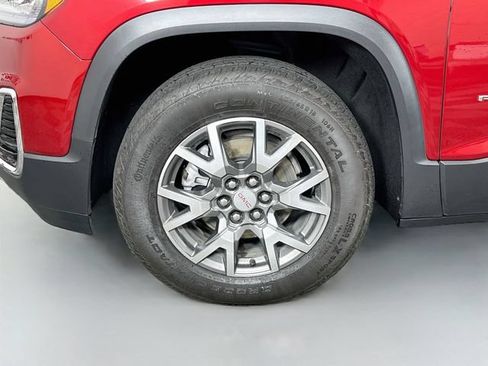 Used 2023 GMC Acadia SLE w/ Driver Convenience Package FWD image 9