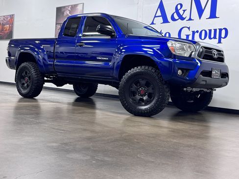 Used 2015 Toyota Tacoma 4x4 Access Cab V6 w/ SR5 Package image 3