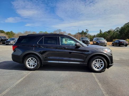 Used 2025 Ford Explorer Active image 6