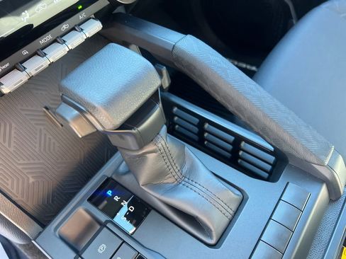 Used 2025 Toyota Tacoma SR image 22