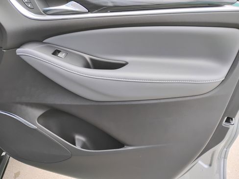 Used 2023 Buick Enclave Essence image 20