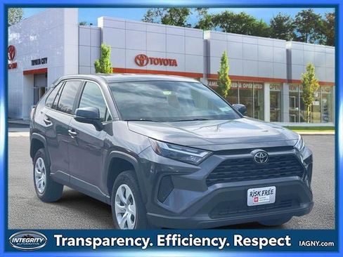 Certified 2025 Toyota RAV4 LE AWD/4WD image 7
