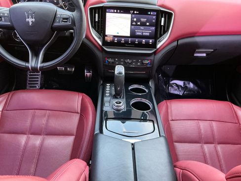 Used 2022 Maserati Ghibli Modena Q4 image 11