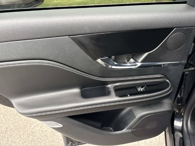 Certified 2023 Lincoln Corsair AWD w/ Equipment Group 101A image 19