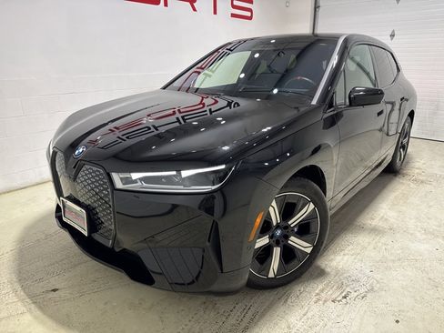 Used 2025 BMW iX M60 image 2