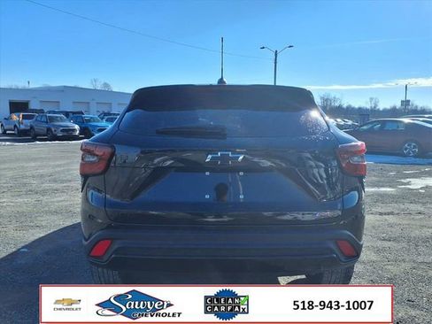 Used 2025 Chevrolet Trax RS FWD image 6