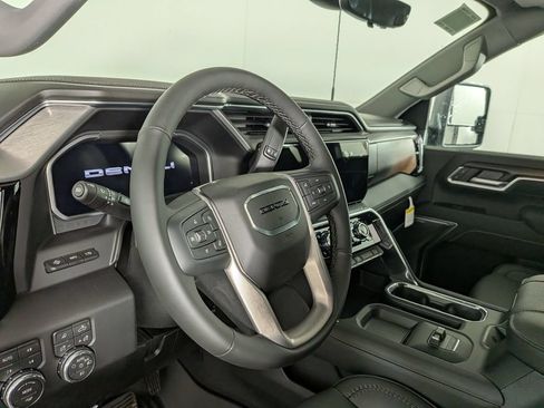 New 2026 GMC Sierra 2500 Denali w/ Denali Reserve Package AWD/4WD image 19