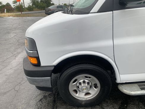 Used 2024 Chevrolet Express 2500 w/ Driver Convenience Package RWD image 8