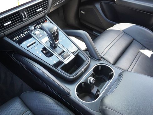 Used 2021 Porsche Cayenne Coupe AWD/4WD image 19