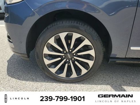 Certified 2022 Lincoln Navigator Reserve AWD/4WD image 12