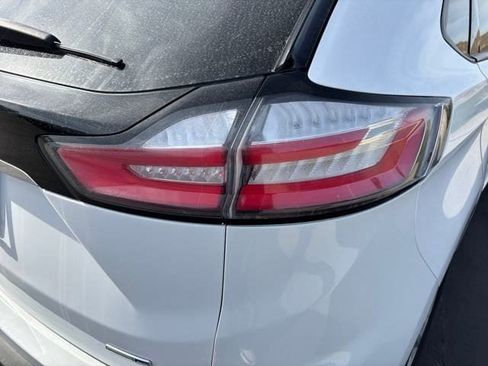 Used 2020 Ford Edge SE image 26