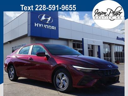 New 2025 Hyundai Elantra SE