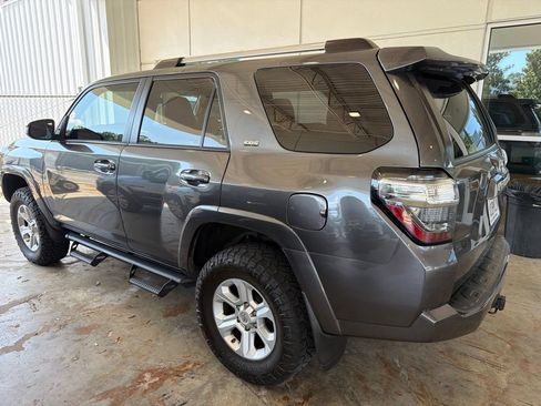 Used 2019 Toyota 4Runner SR5 AWD/4WD image 2