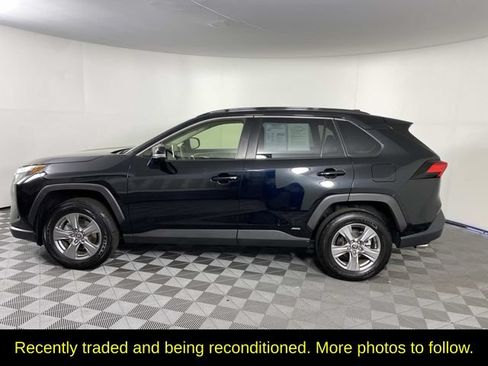 Used 2023 Toyota RAV4 XLE w/ Convenience Package AWD/4WD image 5