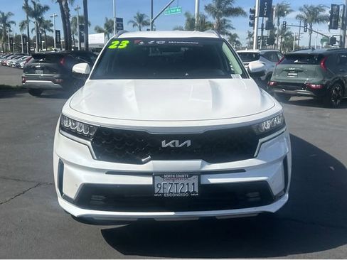 Certified 2023 Kia Sorento EX image 2