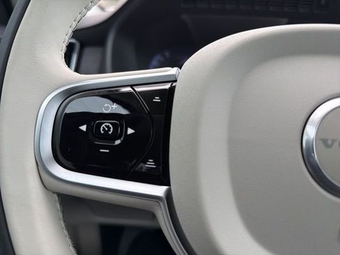 New 2026 Volvo XC90 T8 Ultra w/ Protection Package Premier AWD/4WD image 19