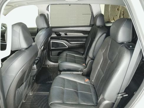 Used 2022 Kia Telluride EX w/ EX Premium Package AWD/4WD image 12
