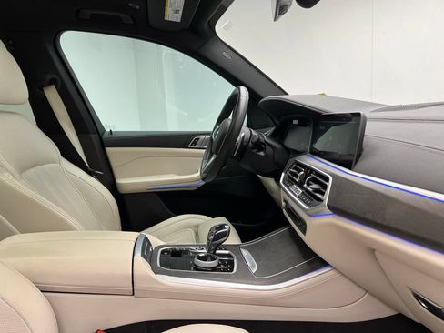 Used 2022 BMW X5 xDrive40i w/ M Sport Package AWD/4WD image 6