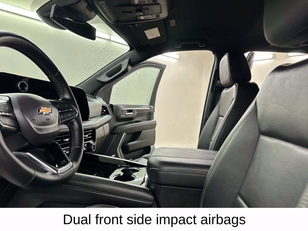 Used 2025 Chevrolet Suburban Premier AWD/4WD image 38