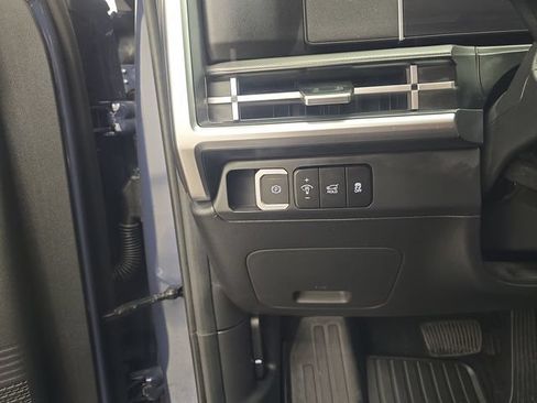 Used 2025 Hyundai Santa Fe SEL FWD image 32