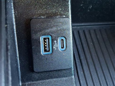 Used 2020 Ford Expedition XLT image 26