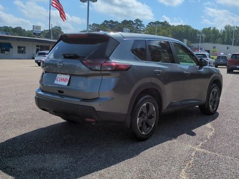 Used 2026 Nissan Rogue SV FWD image 5