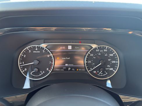 Certified 2025 Nissan Pathfinder SL image 17