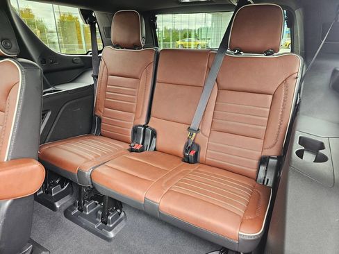 Used 2023 GMC Yukon Denali Ultimate w/ LPO, Floor Liner Package AWD/4WD image 18