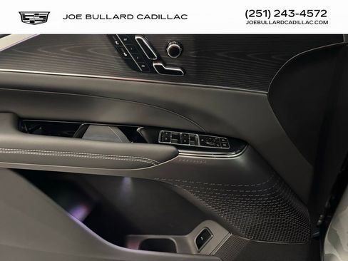 New 2026 Cadillac Lyriq Luxury image 6