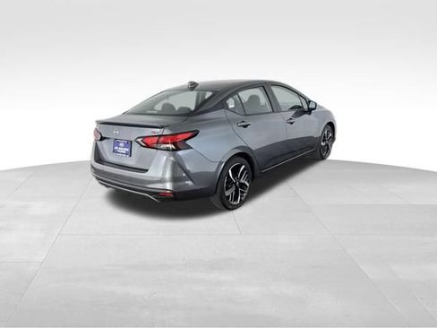Used 2024 Nissan Versa SR FWD image 5