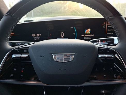 New 2026 Cadillac Lyriq Signature Sport AWD/4WD image 13