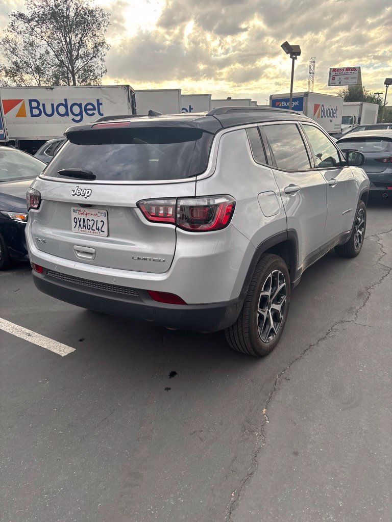 Used 2026 Jeep Compass Limited AWD/4WD image 4