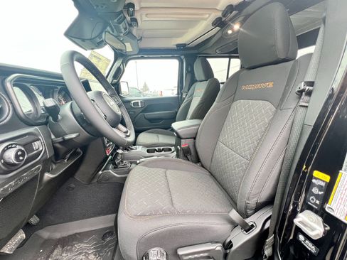 New 2026 Jeep Gladiator Mojave image 10