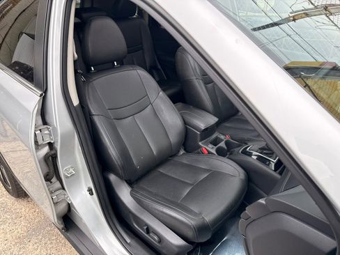 Used 2019 Nissan Rogue SL w/ Premium Package AWD/4WD image 8
