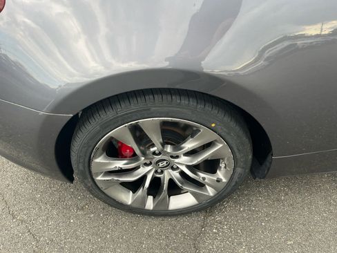 Used 2014 Hyundai Genesis 3.8 RWD image 17