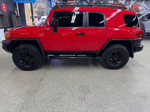 Used 2012 Toyota FJ Cruiser 4WD w/ Trail Teams Special Edition image 2