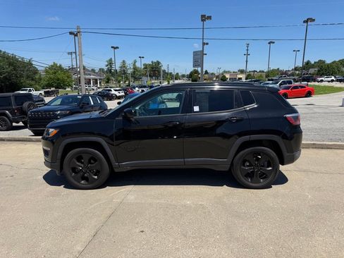 Used 2019 Jeep Compass Latitude AWD/4WD image 9