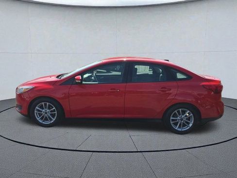 Used 2016 Ford Focus SE image 2