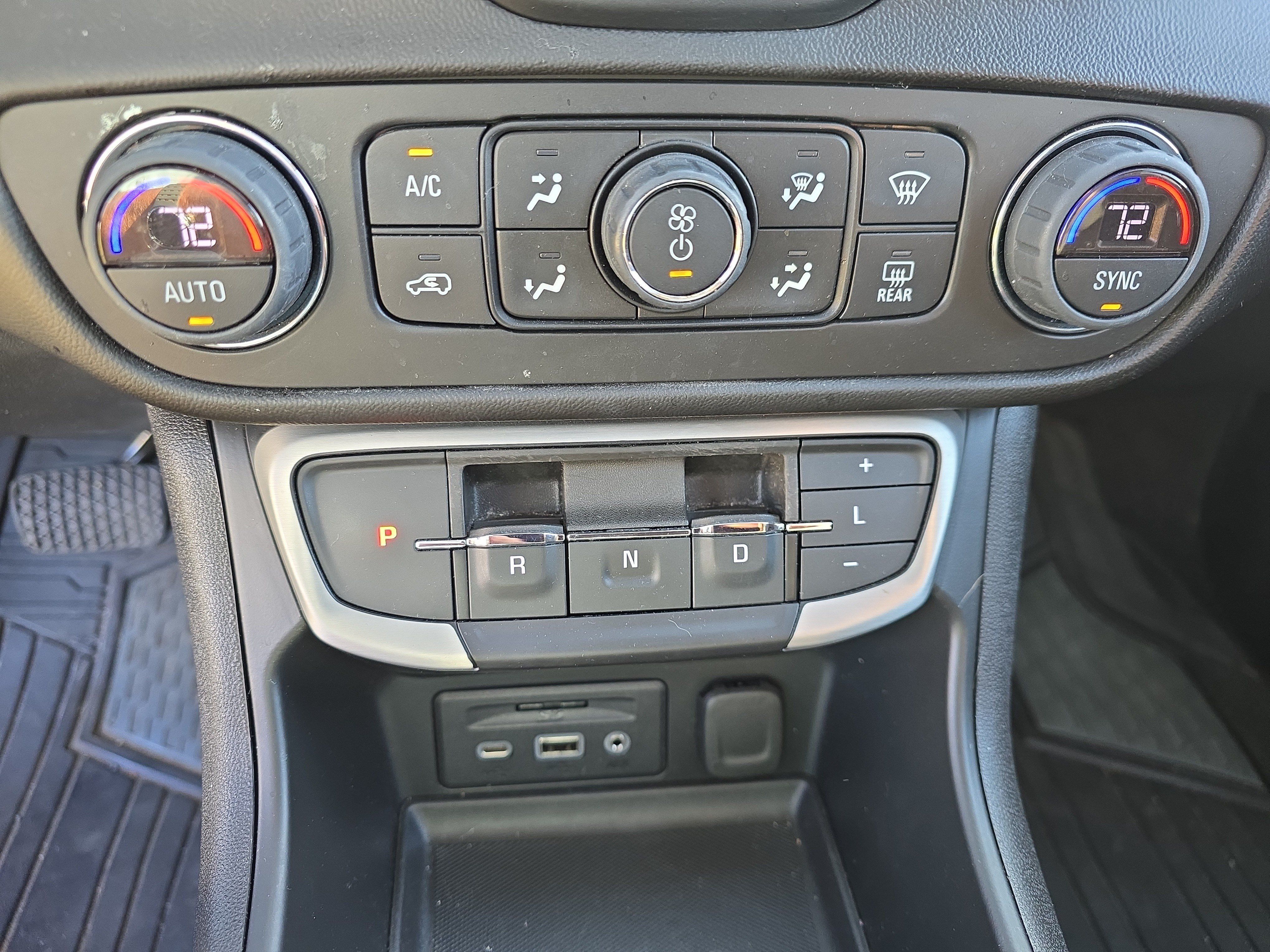 Used 2023 GMC Terrain SLE w/ Driver Convenience Package AWD/4WD image 30