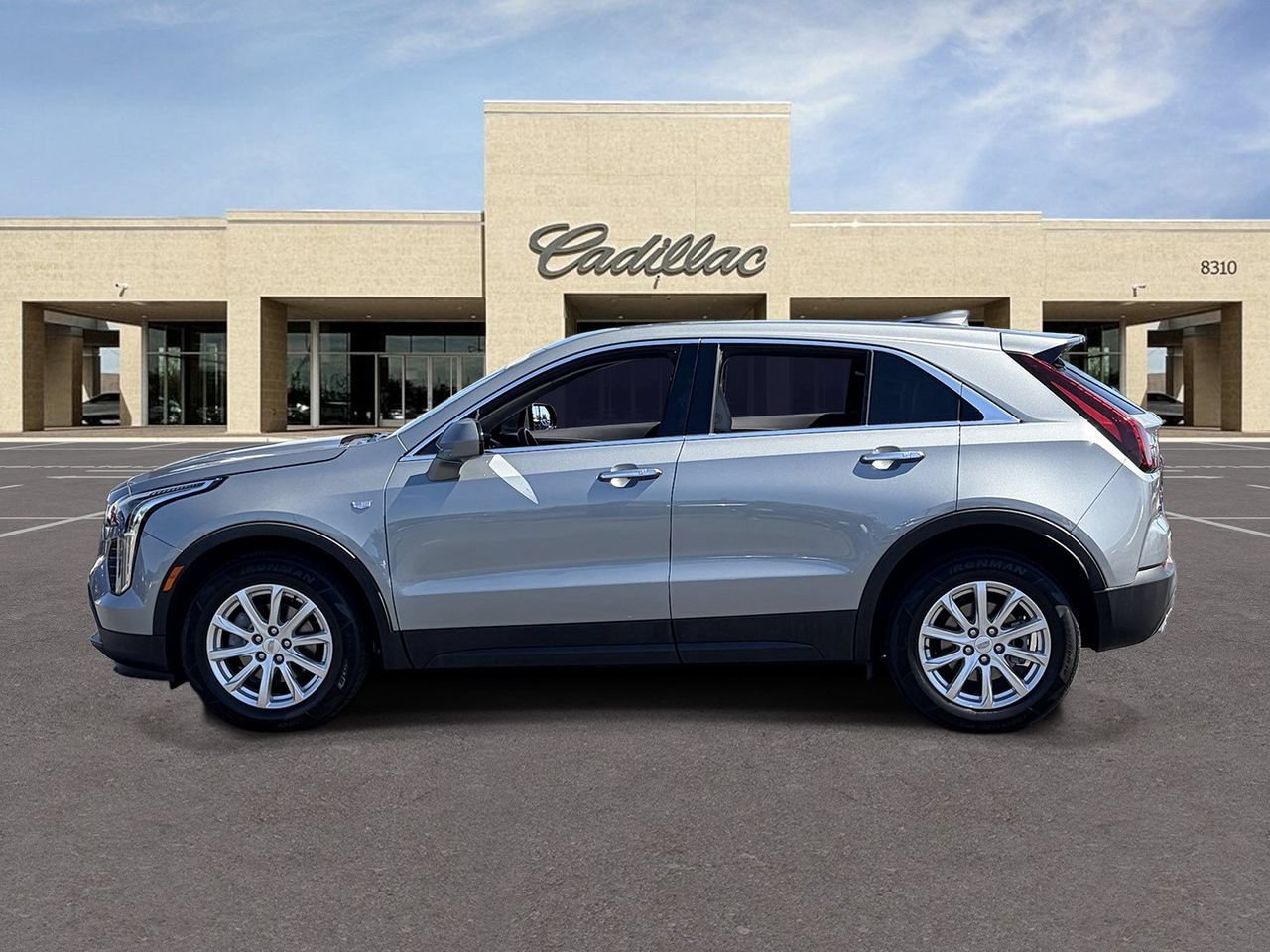 Certified 2023 Cadillac XT4 Luxury w/ Driver Awareness Package FWD image 8