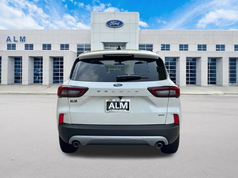 New 2025 Ford Escape SE image 6